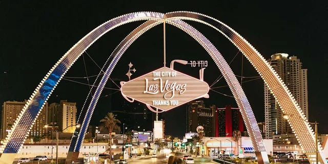 Las Vegas Panoramic Night Bus Tour - Image 1
