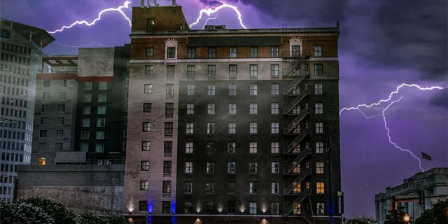 Dallas Ghost Tour: Blood, Bones & Burials - Image 5