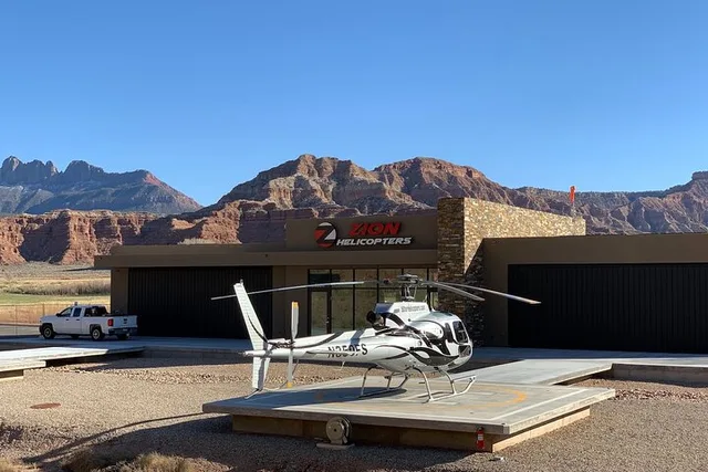 Zion National Park Panoramic Helicopter Flight - Image 3