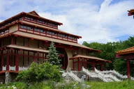 New York Chuang Yen & Woodbury Day Tour thumbnail 3