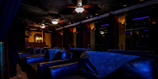 Miami Hip Hop Experience: Party Bus & Nightclub - Image 3