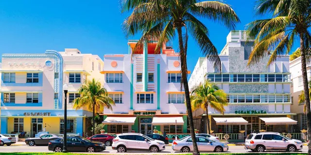 Miami Art Deco Tour with Wolfsonian Museum - Image 1