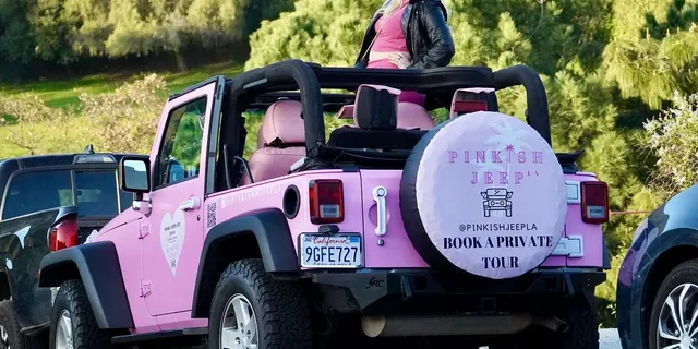 Los Angeles Hollywood Sign Tour in a Pink Jeep - Image 5
