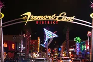 Las Vegas Fremont Bar Crawl thumbnail 1