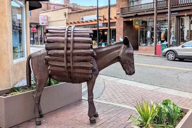 Santa Fe Historic Downtown Walking Tour - Image 6