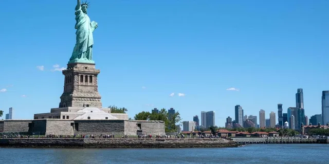 New York City Sightseeing Day Trip with Statue of Liberty - Image 2