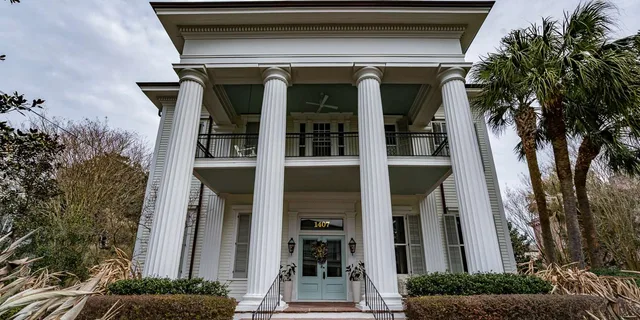 New Orleans Garden District Walking Tour - Image 2