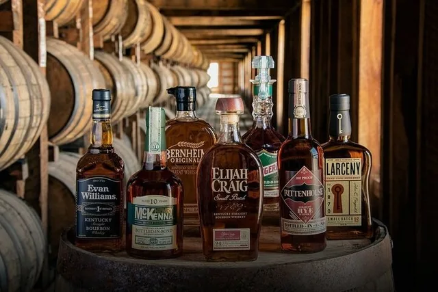 Louisville Bourbon Distillery Tour 9 hr - Image 4