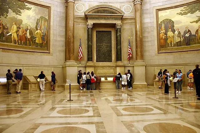 Washington D.C. National Archives Semi-Private Tour - Image 2