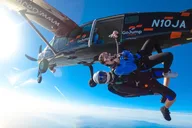 Hawaii Tandem Skydiving Experience thumbnail 3