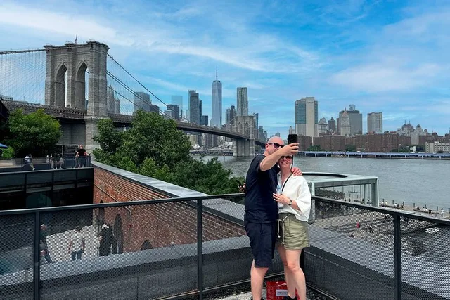 Manhattan Walking Tour Brooklyn Bridge and Waterfront - Image 6