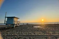 Santa Monica Yoga with Fresh Juice thumbnail 2