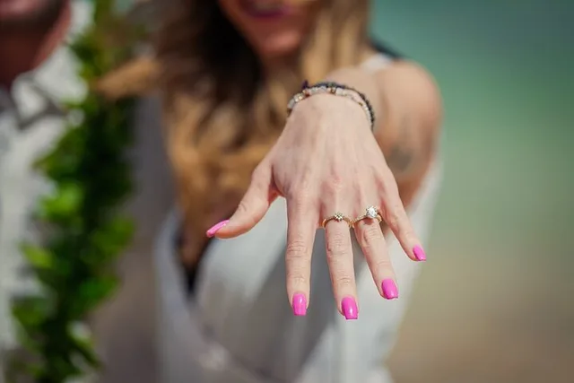 Maui Beach Engagement Photoshoot - Image 6