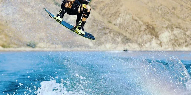 Los Angeles Wakeboarding and Wakesurfing Adventure - Image 2