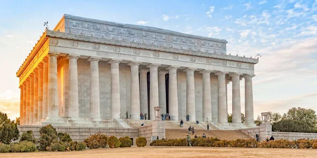 Washington DC Monuments Tour with Potomac Cruise - Image 6