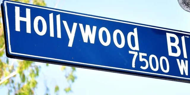 Los Angeles Hollywood Day Trip from Las Vegas - Image 2