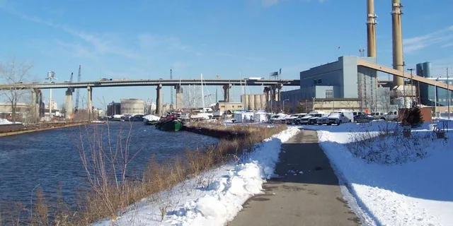 Milwaukee Romantic Private Walking Tour - Image 2