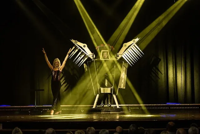 Branson Magic Dinner Show - Image 5