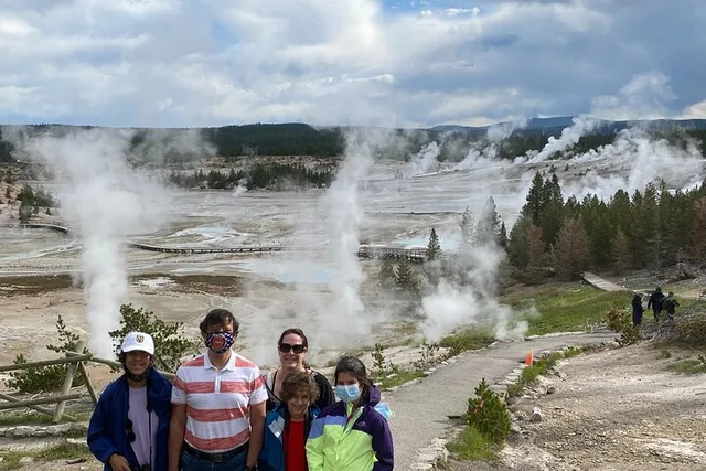 Yellowstone Private Small-Group Tour with Lunch - Image 3