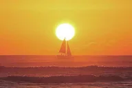 Honolulu Catamaran Sail at Sunset 90 min thumbnail 1