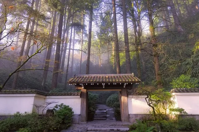Portland City Tour: History, Gardens, and Iconic Sights - Image 3