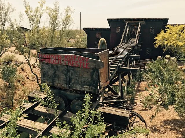 Phoenix Apache Trail Day Tour with Dolly Steamboat - Image 5