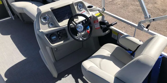 Lake Havasu Pontoon Boat Rental - Image 3