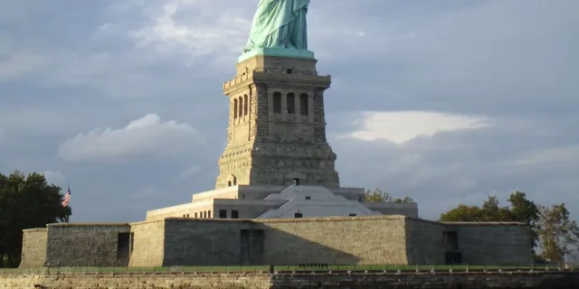 Brooklyn Sailboat Cruise - Image 6