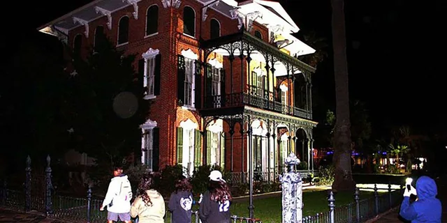 Galveston Ghost Walking Tour - Image 3