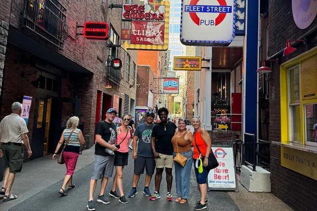 Nashville Walking Tour: History, Music, and Hacks - Image 6