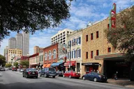 Austin Film Locations & Movie Trivia Tour thumbnail 6
