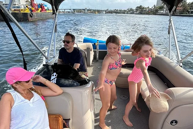Hollywood Pontoon Boat Rental - Image 4