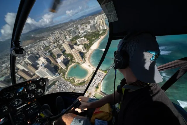 Honolulu Helicopter Tour 18 Min - Image 1