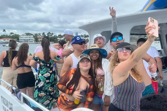 Miami Catamaran Excursion with Jet Skis - Image 2
