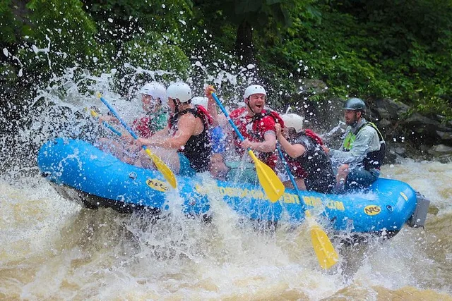 Tennessee Whitewater Rafting Adventure 2 hr - Image 1