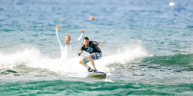 Lahaina Surf Lessons for Beginners - Image 2