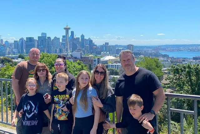 Seattle Neighborhood Driving Tour - Image 5