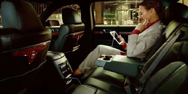 New Orleans Private Airport Transfer - Image 1