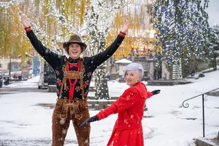 Leavenworth Walking Tour with Christmas Treats