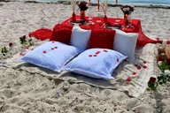Miami Beachside Picnic Experience thumbnail 4