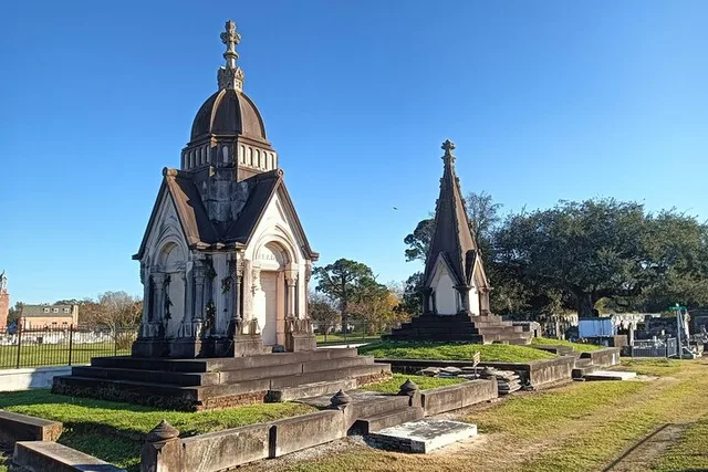 New Orleans Cemetery Tour with Anne Rice's Grave - Image 5