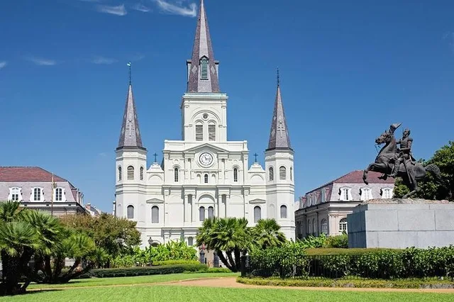 New Orleans City and Oak Alley Plantation Tour - Image 1