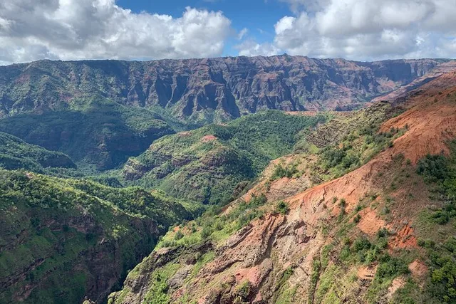 Kauai Helicopter Tour with Doors-On Experience - Image 4