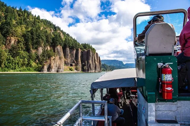 Portland Jetboat Cruise in the Columbia Gorge 3.5 hr - Image 2