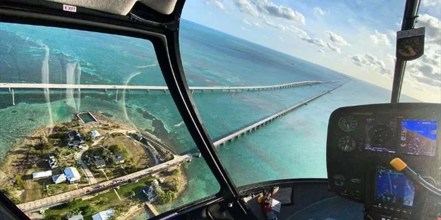 Miami Helicopter Tour of South Beach - Image 4