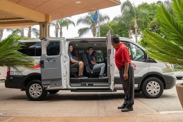 Los Angeles Private Van Transfer to LAX - Image 2