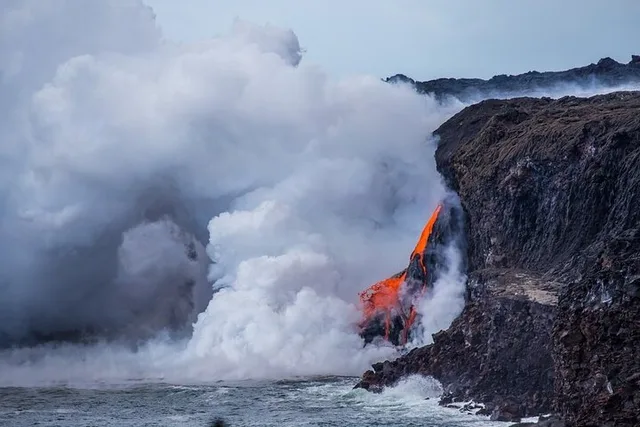 Hilo Volcanoes, Waterfalls, and Beaches Tour - Image 6