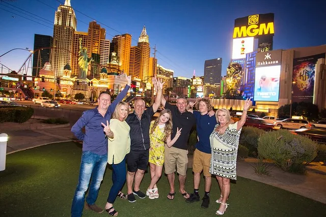 Las Vegas Strip SUV Limo Tour with Photographer - Image 2
