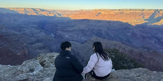 Las Vegas Grand Canyon and Antelope Canyon Tour - Image 3