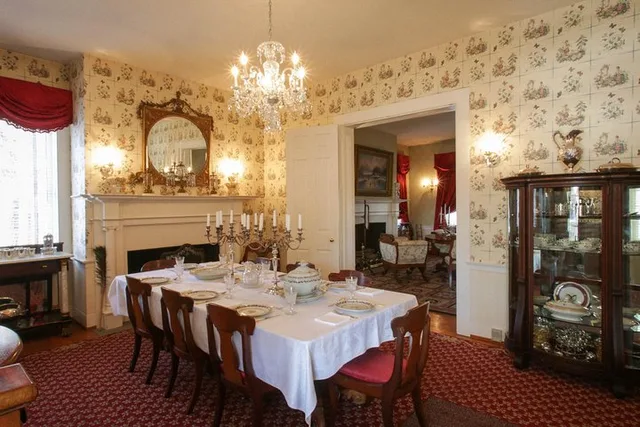 Lexington Mary Todd Lincoln House Tour - Image 3